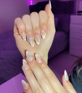 almond nails designs
