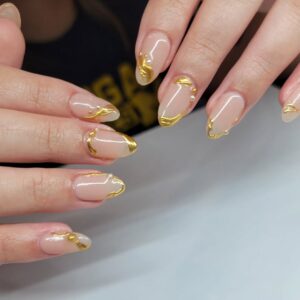 Gold chrome accent nails#clawsonnails #royaloaknails #ferndalenails #madisonheightsnails #troyn