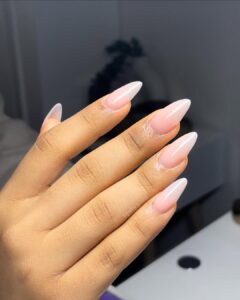 almond nails designs