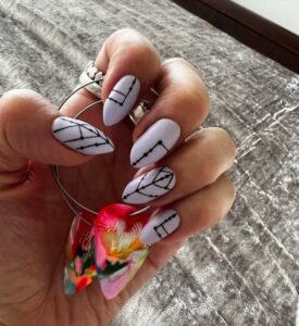 almond nails designs