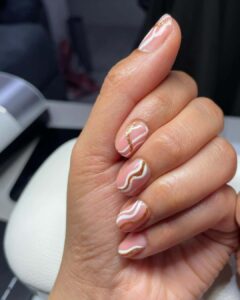Abstract Swirls short nail