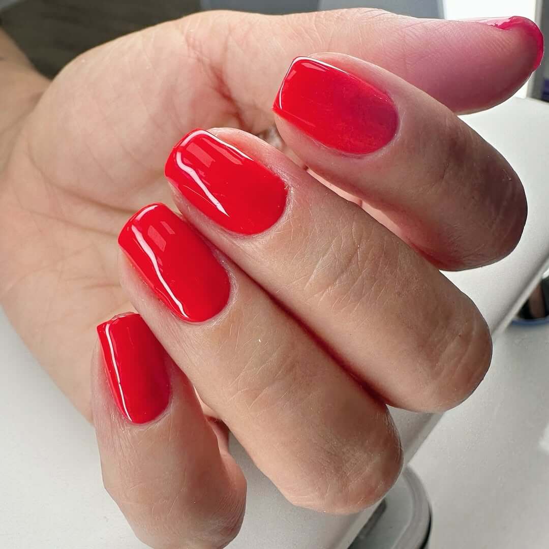 red nail designs